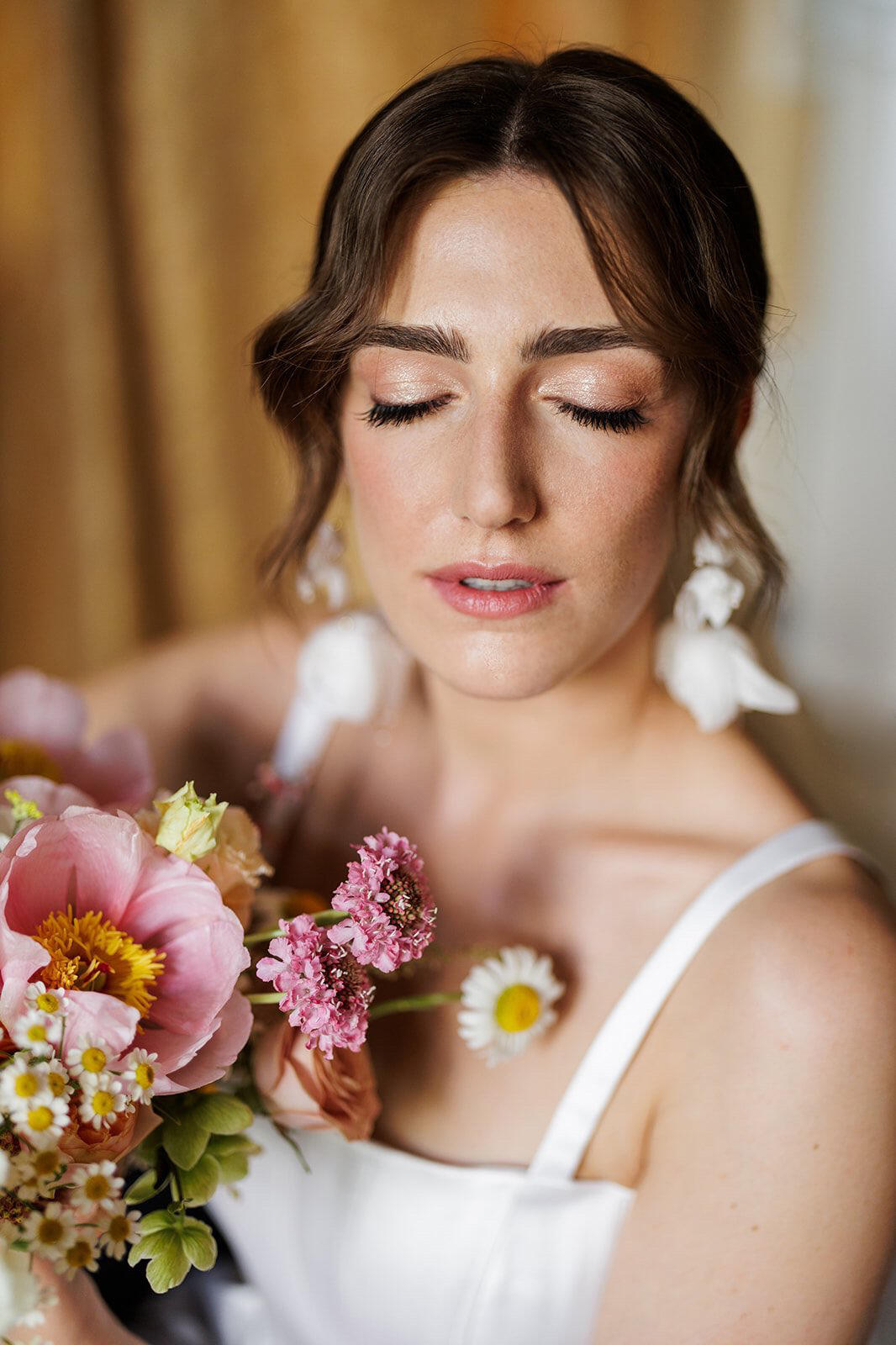 Makeup fryzury kolor logo